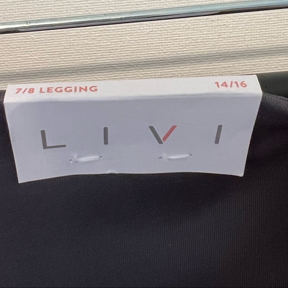 Livi Active 7/8 Legging - Picture 10 of 14